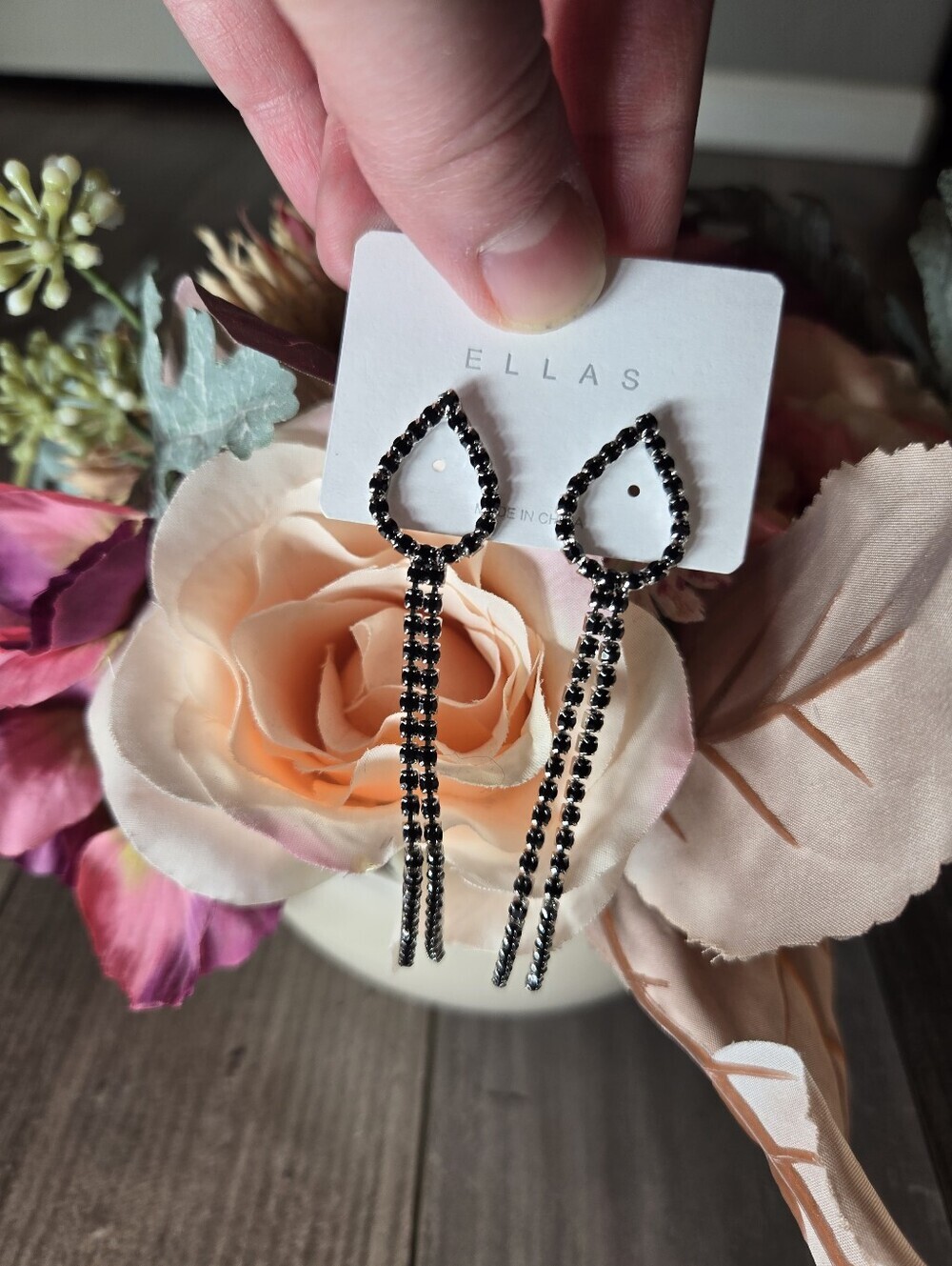 NWT ELLAS Black Teardrop Dangle Earrings